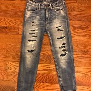 American Eagle light washed ripped jeans